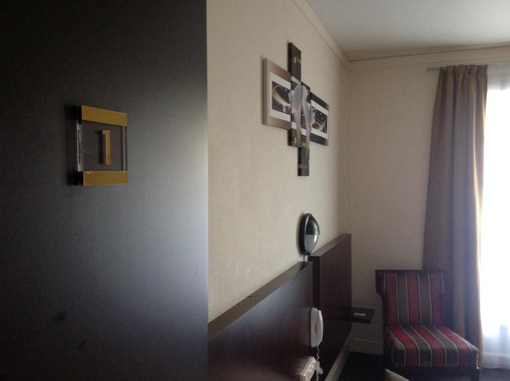 Hotel De La Paix Caen Zimmer foto